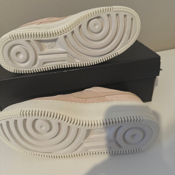 Nike Air Force 1 - Picture 3 of 8